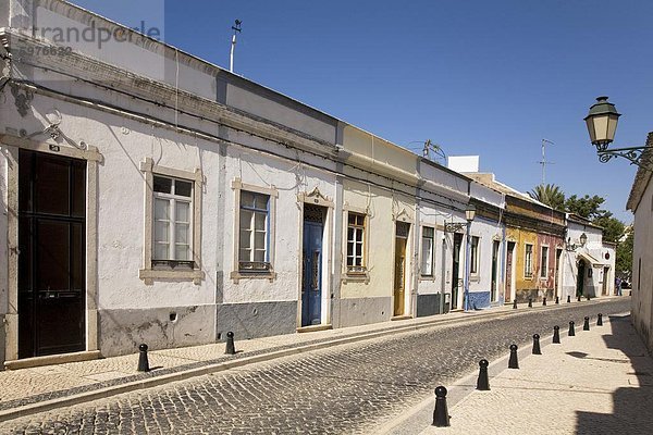 Kopfsteinpflaster Europa Wand Tradition Straße Stadt frontal Landhaus Algarve Faro Portugal