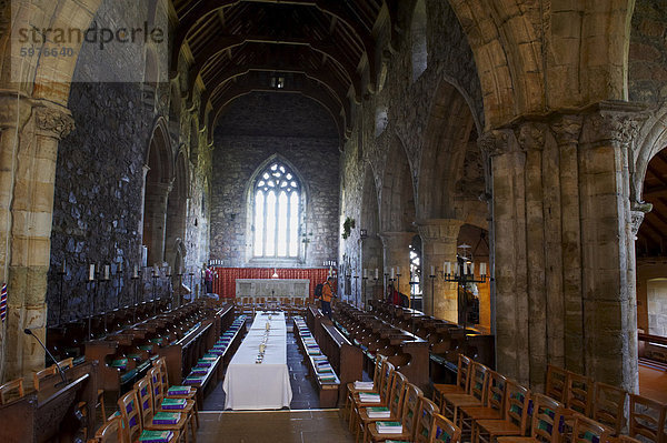 Iona Abbey  im Inneren der Kirche  Isle of Iona  Schottland  Vereinigtes Königreich  Europa