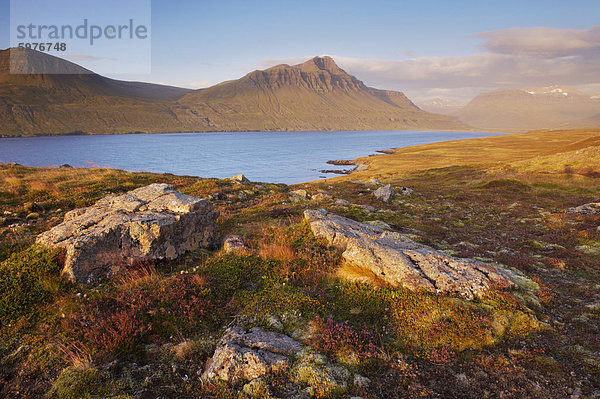 Lodmundarfjordur Fjord  der isoliertesten der alle East Fjorde  East Fjorde Gebiet (Austurland)  Island  Polarregionen