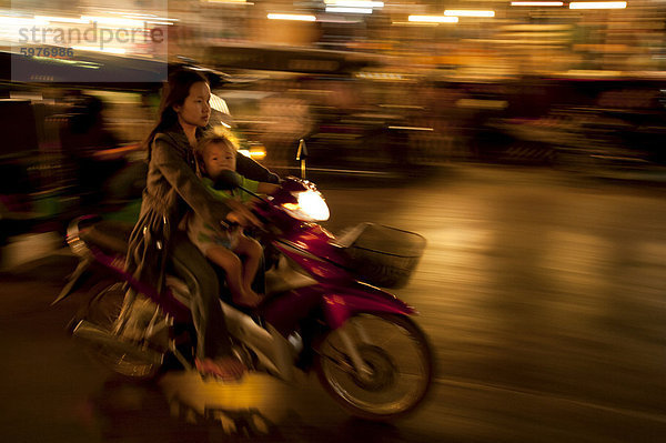 Nacht Markt  Chiang Mai Provinz Chiang Mai  Thailand  Soiutheast Asien  Asien