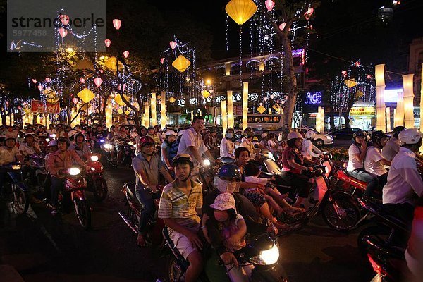 Hauptverkehrszeit moped Pendler drängen Straße  Ho-Chi-Minh-Stadt  Vietnam  Indochina  Südostasien  Asien