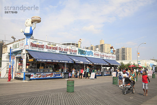 Promenade  Coney Island  Brooklyn  New York City  Vereinigte Staaten von Amerika  Nordamerika