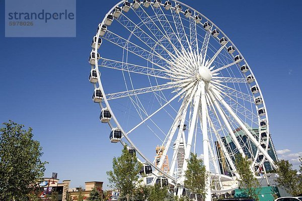 Das Sky Wheel  Niagarafälle Version des Millennium Wheel  Niagara Falls  Ontario  Kanada  Nordamerika