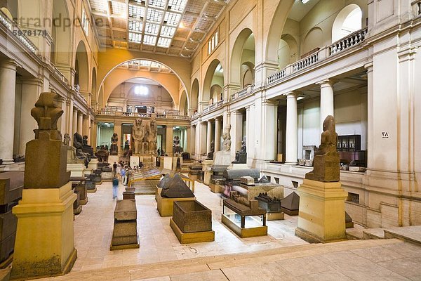 Innenraum der Main Hall  das Museum der ägyptischen Altertümer (Ägyptisches Museum)  Kairo  Ägypten  Nordafrika  Afrika