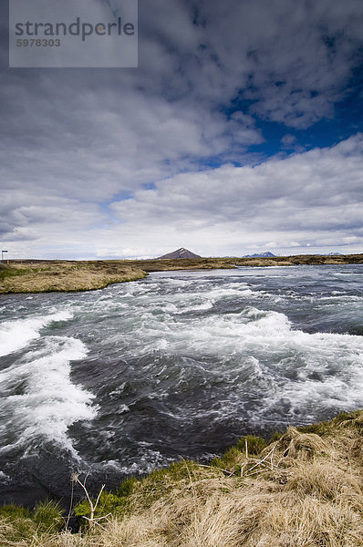 Fluss Laxa aus Lake Myvatn  Skutustaoir in der Nähe von Reykjahlid  Island  Polarregionen