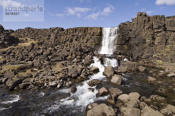 Oxararfoss Wasserfall auf Mid-Atlantic Rift  Nationalpark Thingvellir  Island  Polarregionen
