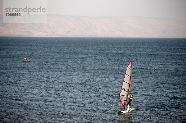 Windsurfer surfer Meer Naher Osten Israel