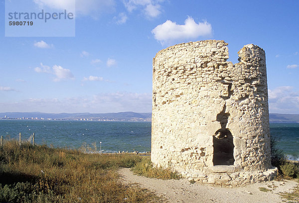 Einsamer Bastion mit Blick auf Meer in Nessebar  Bulgarien  Europa
