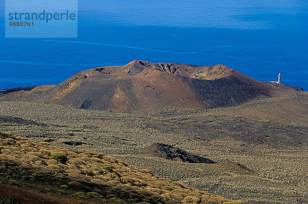 Vulkan Kegel betrachtet von la Dehesa  mit Meer  El Hierro  Kanaren  Spanien  Atlantik  Europa