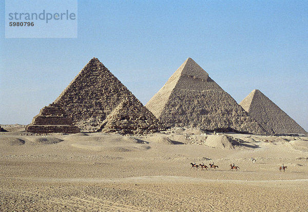Pyramiden von Gizeh  UNESCO-Weltkulturerbe  in der Nähe von Kairo  Ägypten  Nordafrika  Afrika