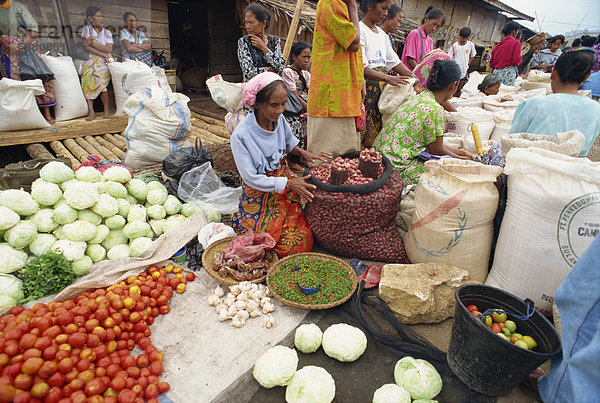 Markt  Rantepao  Toraja Region  Sulawesi  Indonesien  Südostasien  Asien