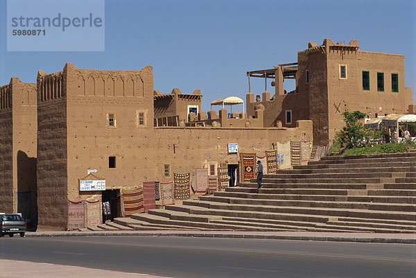 Handwerk-Zentrum in der Nähe Taourit Kasbah  Ouarzazate  Marokko  Nordafrika  Afrika