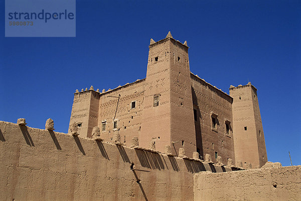 Außen eine Kasbah in der Dades-Tal  Marokko  Nordafrika  Afrika