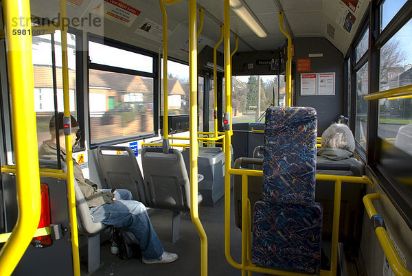 Innenraum eines öffentlichen Bus  England  Vereinigtes Königreich  Europa