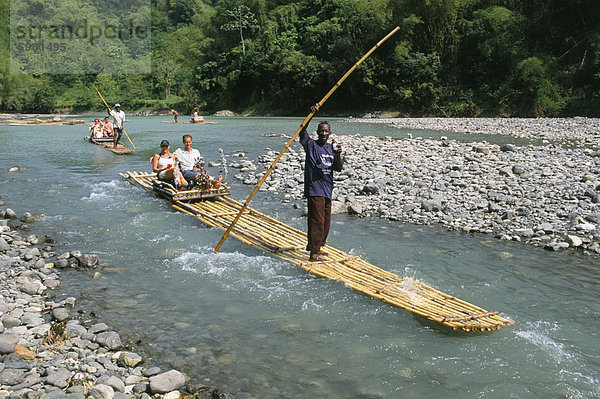 Rafting am Rio Grande  Port Antonio  Jamaika  Westindische Inseln  Mittelamerika