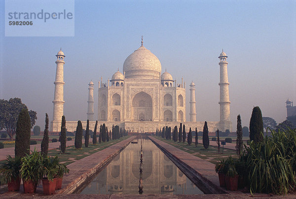 Das Taj Mahal  UNESCO Weltkulturerbe  Agra  Uttar Pradesh  Indien  Asien