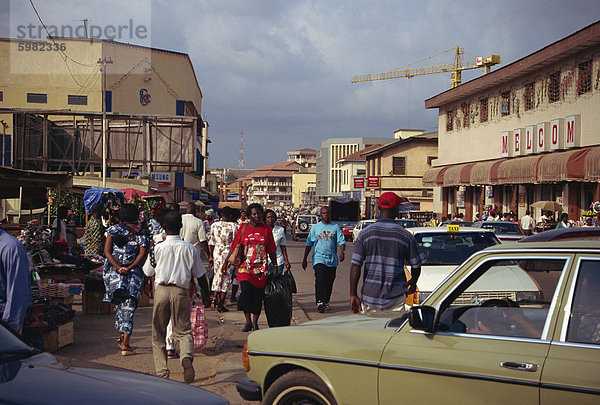 Straßenszene in Stadtzentrum  Accra  Ghana  Westafrika  Afrika