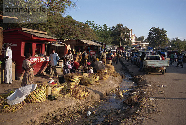 Straßenszene  Mwanza  Tansania  Ostafrika  Afrika