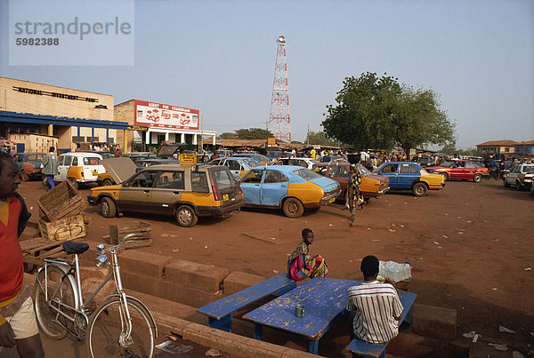 Taxistand  Tamale  Hauptstadt der Northern Region  Ghana  West Afrika  Afrika