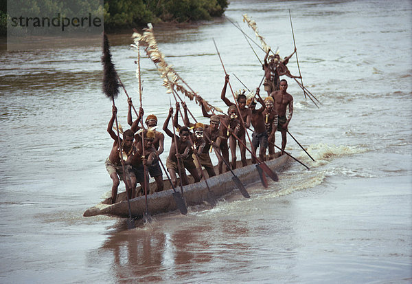 Asmat  Rennen Kanus  Irian Jaya  Indonesien  Südostasien  Asien