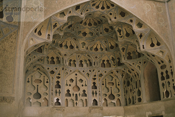 Akustische Musikzimmer  Ali Ghapu Palace  Isfahan  Iran  Naher Osten