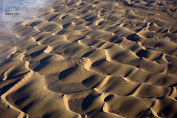 Luftaufnahme von Sanddünen  Skeleton Coast Nationalpark  Namibia  Afrika