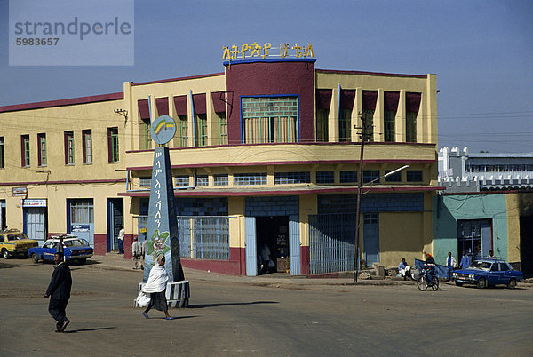 Fassade eines Gebäudes in der Stadt  italienische Architektur  Gondar  Äthiopien  Afrika