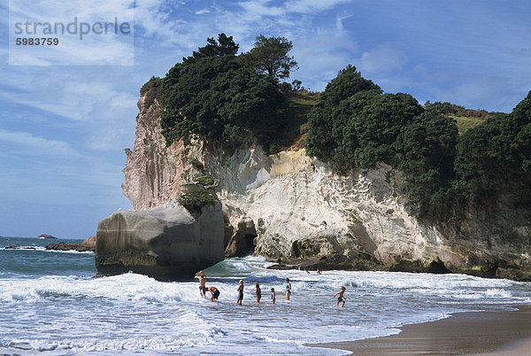 Atemberaubende Strände  Stacks und Bögen  Whitianga weiße Kreide Klippen  Coromandel  Nordinsel  Neuseeland  Pazifik