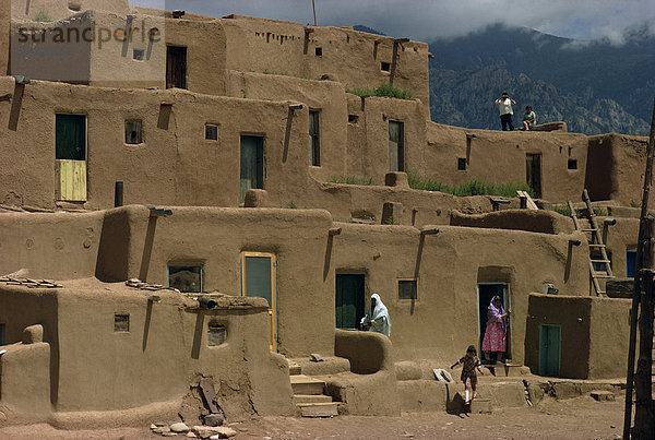 Die Adobe-Gebäude des Taos Pueblo  datierend von 1450  UNESCO World Heritage Site  New Mexico  Vereinigte Staaten  Nordamerika