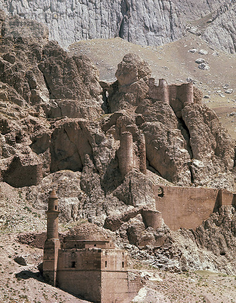 Ruinen von Cami I Dever Digar  aus dem 17. Jahrhundert  Dogubayazit nahe der iranischen Grenze  Anatolien  Türkei  Kleinasien  Eurasien