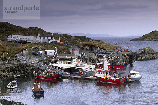 Kleiner Fischerhafen  in Stockinish  Ost-Küste von South Harris  Äußere Hebriden  Schottland  Vereinigtes Königreich  Europa