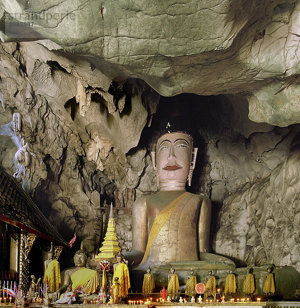 Riesige Buddha Bild in einer Höhle in der Provinz von Fang  nördlichen Thailand  Thailand  Südostasien  Asien