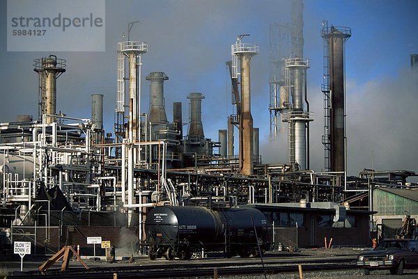 Ölraffinerie bei Laurel  in der Nähe von Billings  Montana  Vereinigte Staaten von Amerika  Nordamerika