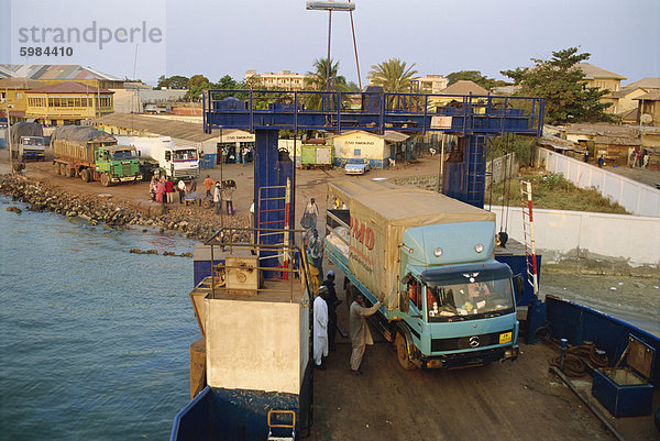 Banjul Bari Fähre  Banjul  Gambia  Westafrika  Afrika