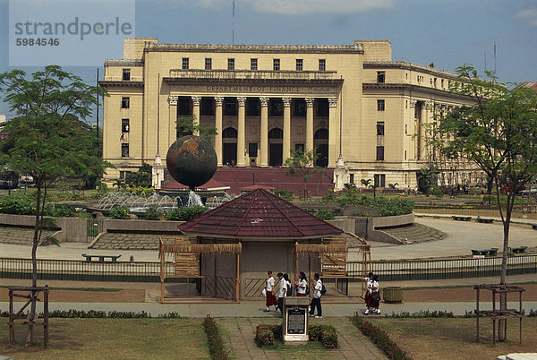 Rizal Park und dem Finanzdepartement in Manila  Philippinen  Südostasien  Asien