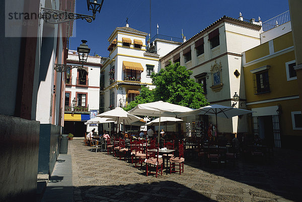 Restaurant im Freien auf dem Plaza de Los Venerables  Viertel Santa Cruz  Sevilla  Andalusien (Andalusien)  Spanien  Europa