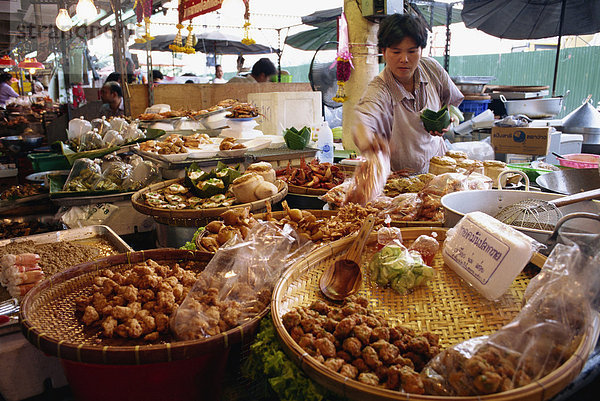 Bangkok Hauptstadt Blumenmarkt Fisch Pisces Wochenende Kuchen Einzelhandelsberuf Südostasien Asien Markt Thailand