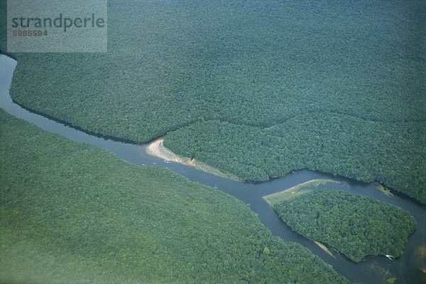 Fluss in der Nähe von Kavak  ein indianisches Dorf nahe der Salto Angel  Venezuela  Südamerika