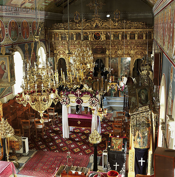Innere Kirche eingerichtet für ein Festival  Griechenland  Europa