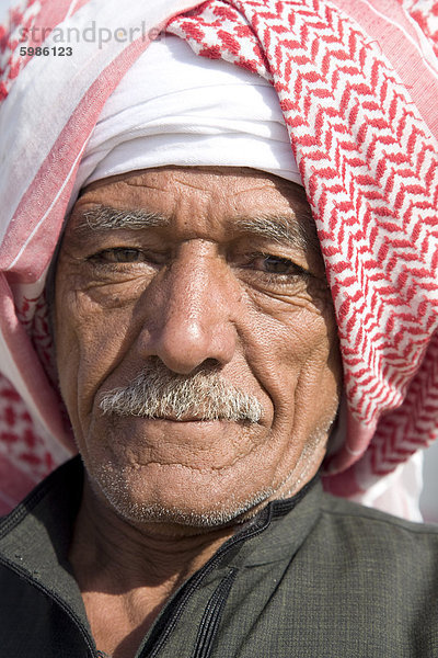 Ein Gesicht im Markt in Aswan  Ägypten  Nordafrika  Afrika