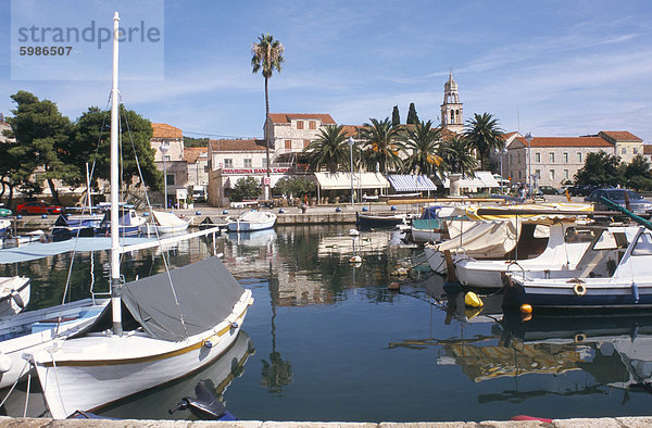 Hafen  Vela Luka  Korcula  Dalmatien  Kroatien  Europa