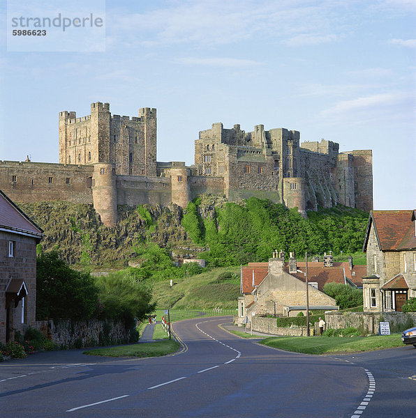 Burg Bamburgh Castle  Northumberland  England  Vereinigtes Königreich  Europa