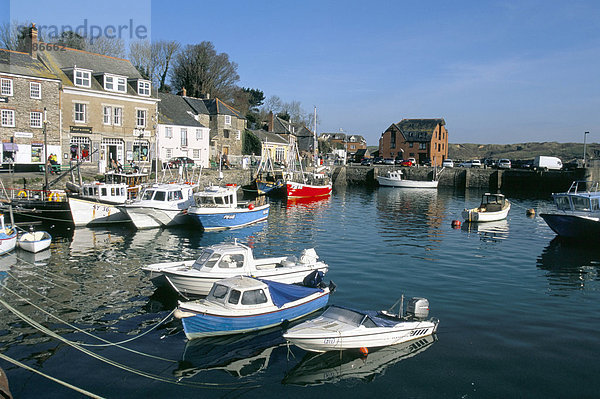 Der Hafen  Padstow  Cornwall  England  Vereinigtes Königreich  Europa