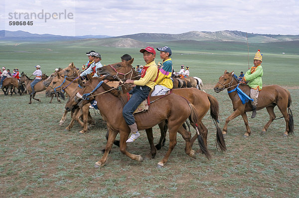 Naadam Festival  Orchon Tal  Ovorkhangai  Mongolei  Zentralasien  Asien