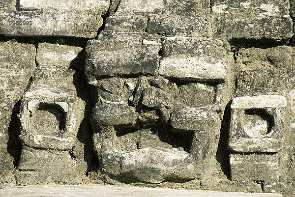 Stein-Maske am Tempel von Mauerwerk Altäre  Altun Ha  Belize  Mittelamerika