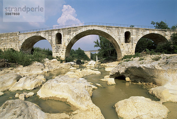Pont Julien  römische Brücke aus dem 3. Jahrhundert v. Chr.  Apt  Vaucluse  Provence  Frankreich  Europa