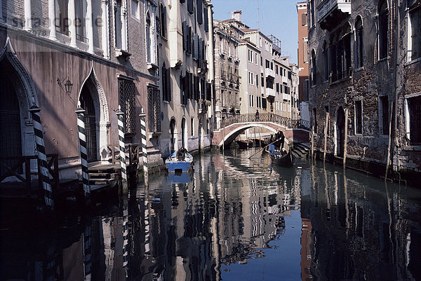 Kanal im Viertel Rialto  Venedig  Veneto  Italien  Europa