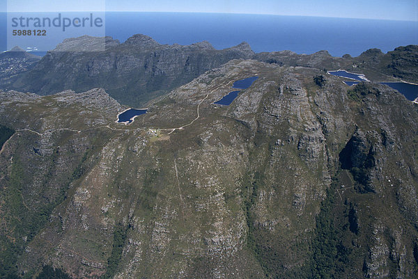 Blick vom Hubschrauber der Tafelberg  Kapstadt  Südafrika  Afrika