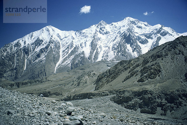 Schnee auf den Bergen im Karakorum Highway Bereich China  Asien