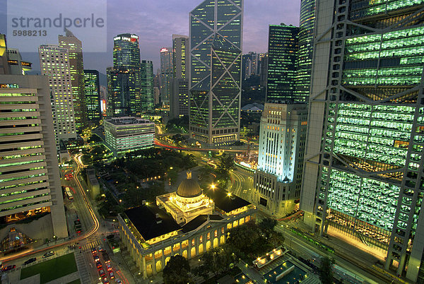 City Skyline von Central Hong Kong bei Nacht  China  Asien